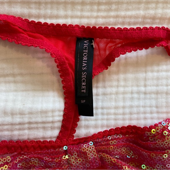 Victoria’s Secret bow sequin thong NWOT - Picture 2 of 2